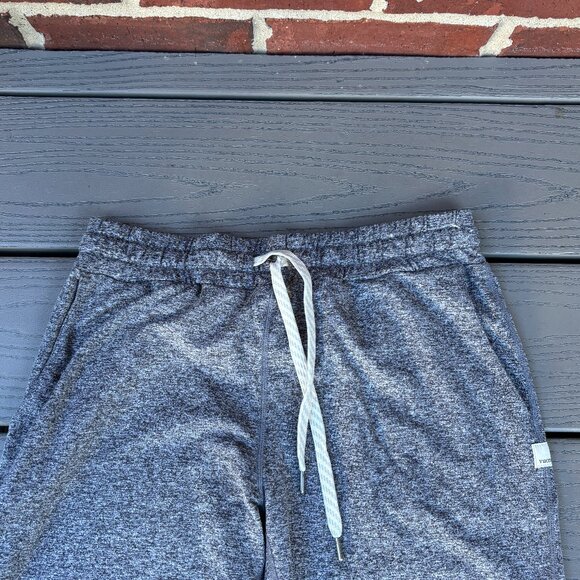 Vuori Performance Jogger and Vuori Energy Top Long - Picture 7 of 13